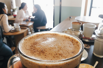 Foto de café e bancada
